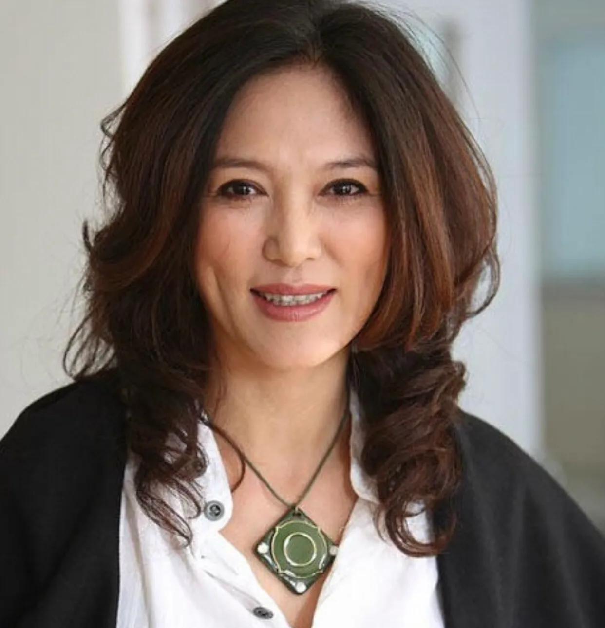 明星整容和不整容老去有什么区别,自然老去和整容明星的对比