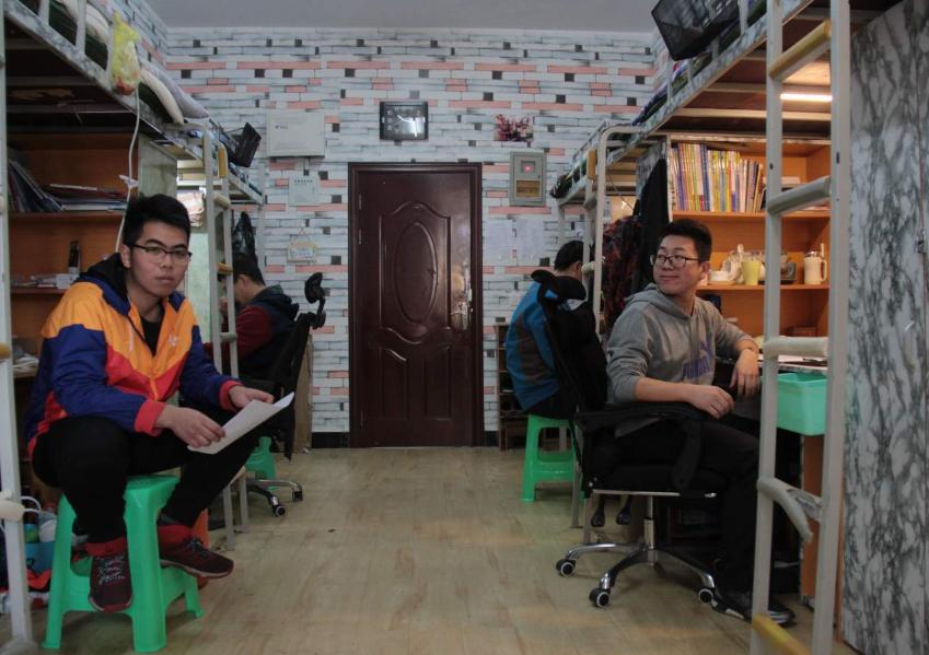 大学生严禁行为有哪些,大学生私藏违禁品都有多搞笑