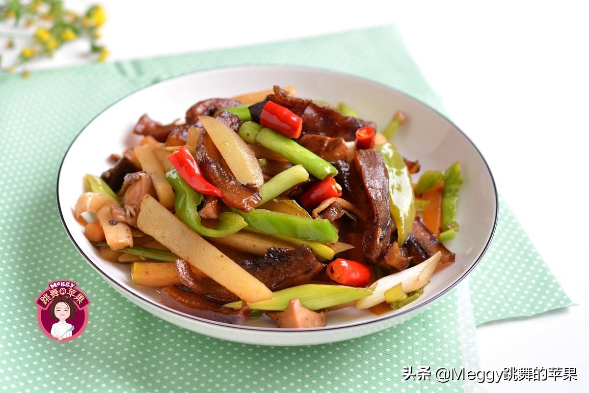 怎样炒腊肉不干不硬,为什么炒的腊肉很油