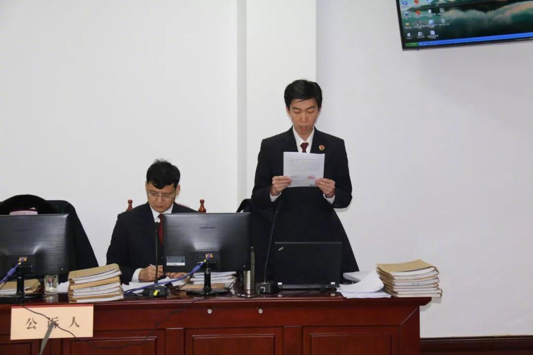 从″光辉″到″阶下囚″，他的人生反转早就埋下了伏笔