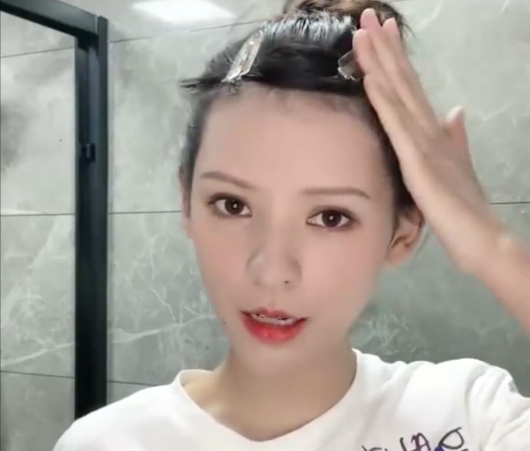 刘海总出油怎么办不用工具,张予曦的八字刘海教程