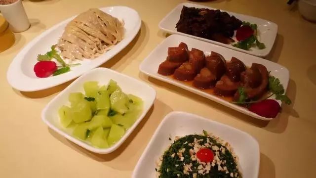 过年旅游最值得去的地方且人少,春节适合去哪游玩美食多