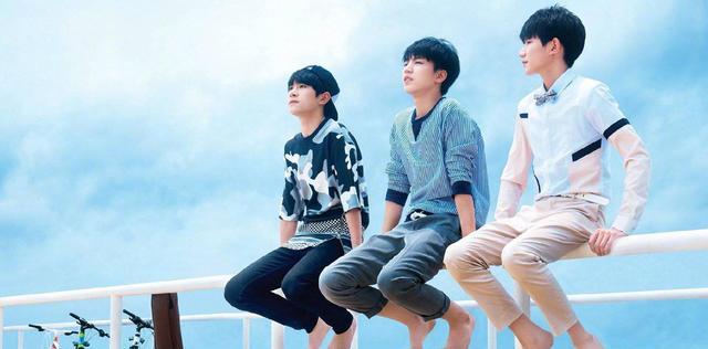 首例明星养成的制度，诞生出的璀璨少年，万众可倾——TFBOYS