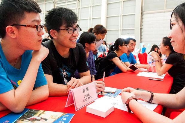 高考填报志愿被退档的几率大吗,高考志愿录取后还能复读吗