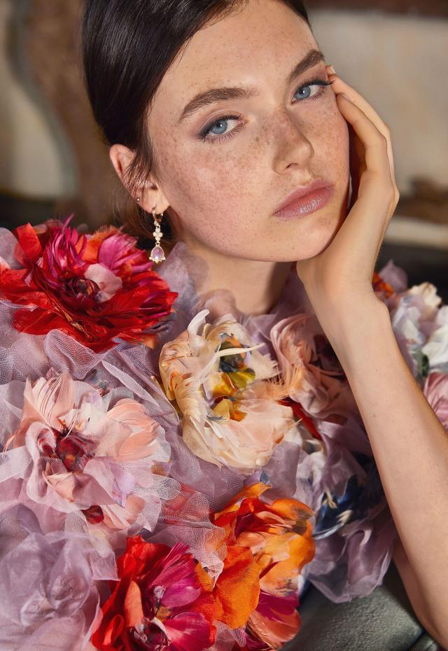 marchesa楂樺畾绀兼湇,marchesa绀兼湇