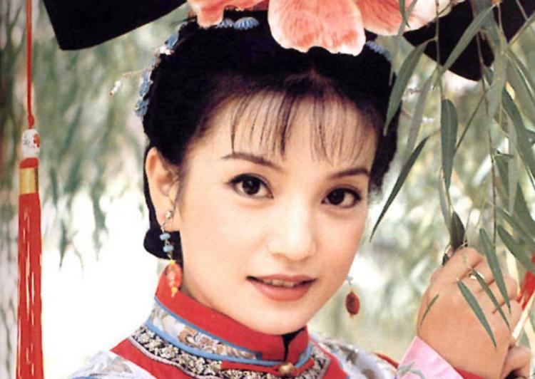 周星驰谈赵薇事件,赵薇琼瑶矛盾