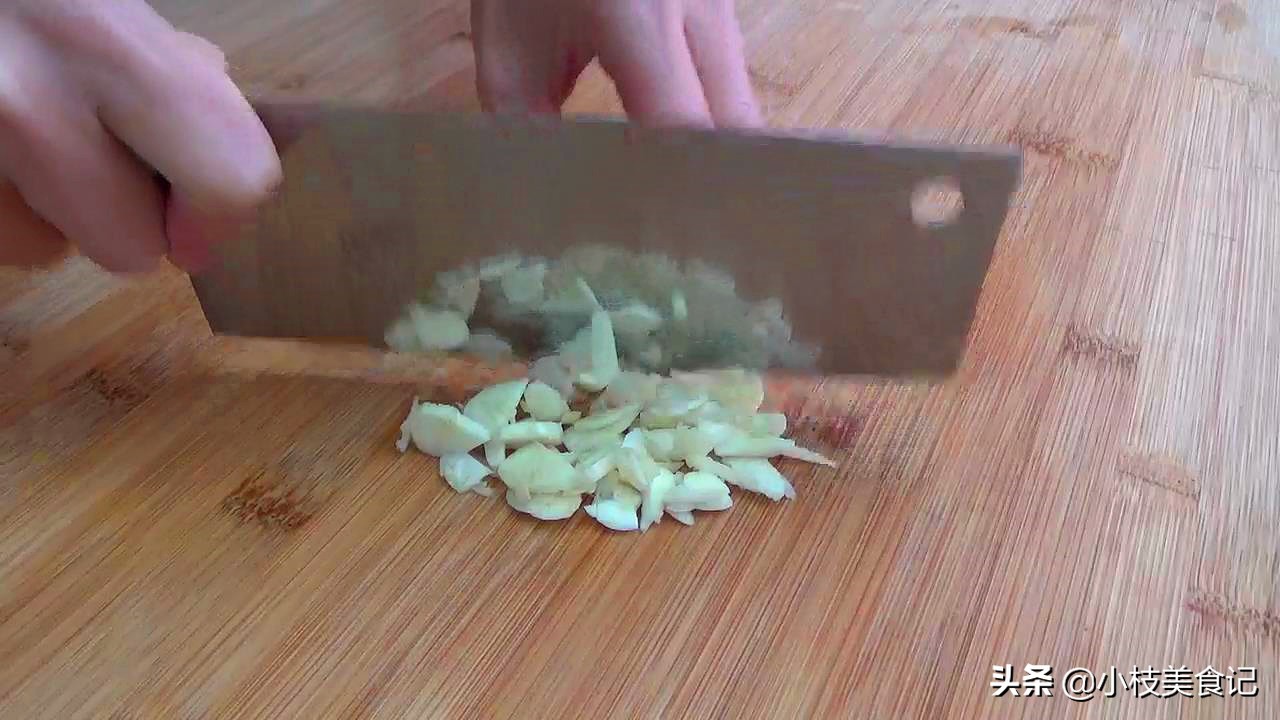 这样做的草鱼鲜嫩又入味还没腥味,草鱼这样吃才过瘾教你秘制做法