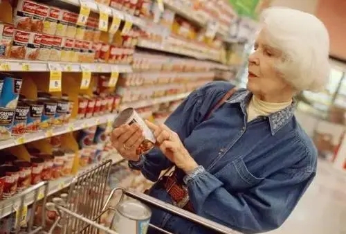 摆摊卖临期食品技巧,摆摊做临期食品大概需要投入多少