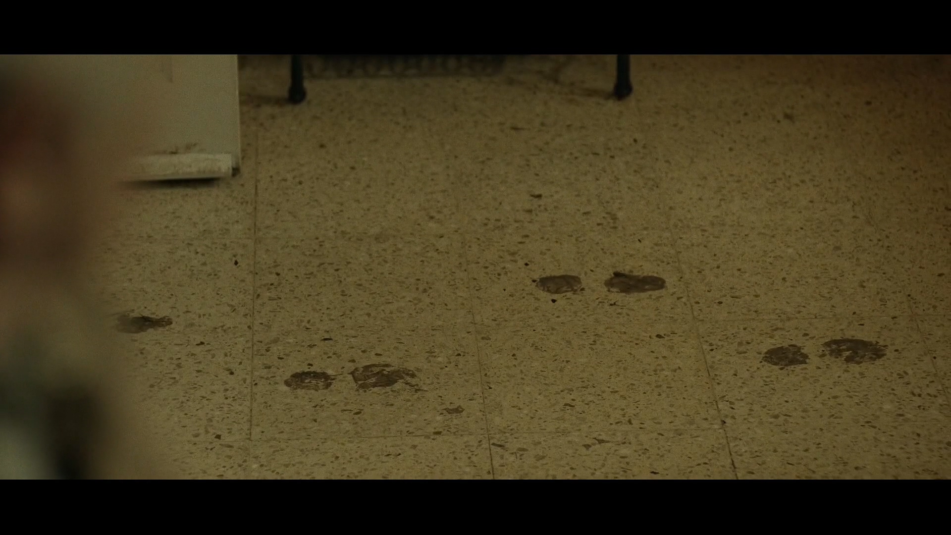 邻居天天半夜装修,邻居大半夜装修吓到了孩子