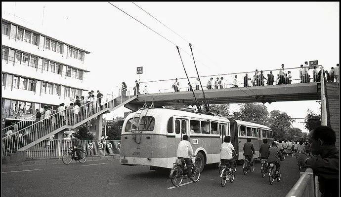 40年前的照片满满的回忆,致青春致回忆三十年前的老照片