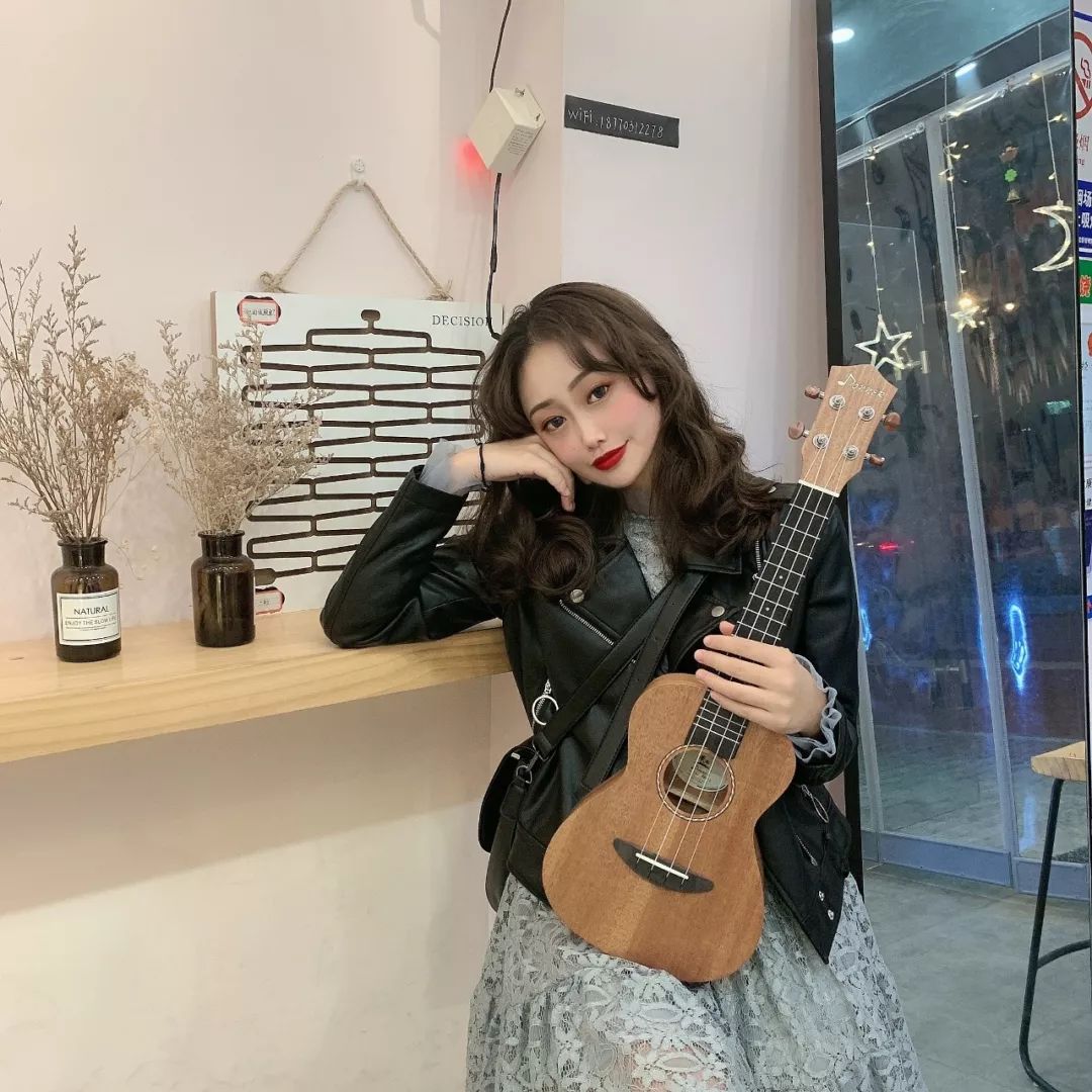 会弹琴的女生是文艺青年吗,会弹琴的女孩子是什么样的
