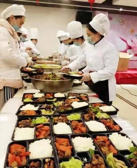 5名患者“赖”在方舱医院里不出院？却发现了医患关系改善的良药