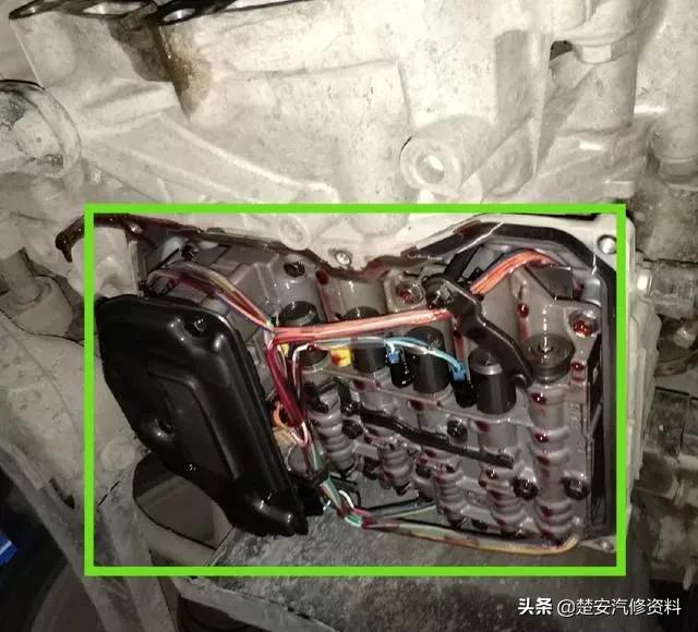 四万多公里的汽车机油灯亮,4000公里机油灯亮了是烧多少机油