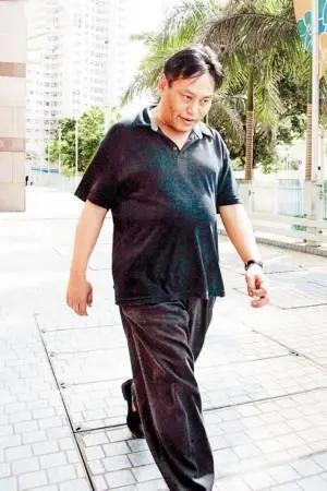 14岁辍学27岁身家过10亿,十五岁辍学养家梁朝伟