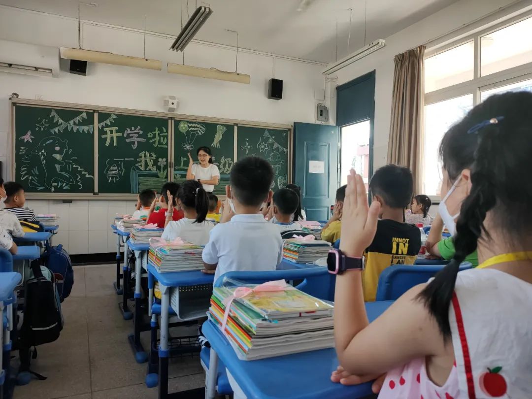 太暖心！新学期教室里这块特殊的黑板，羡慕了多少人