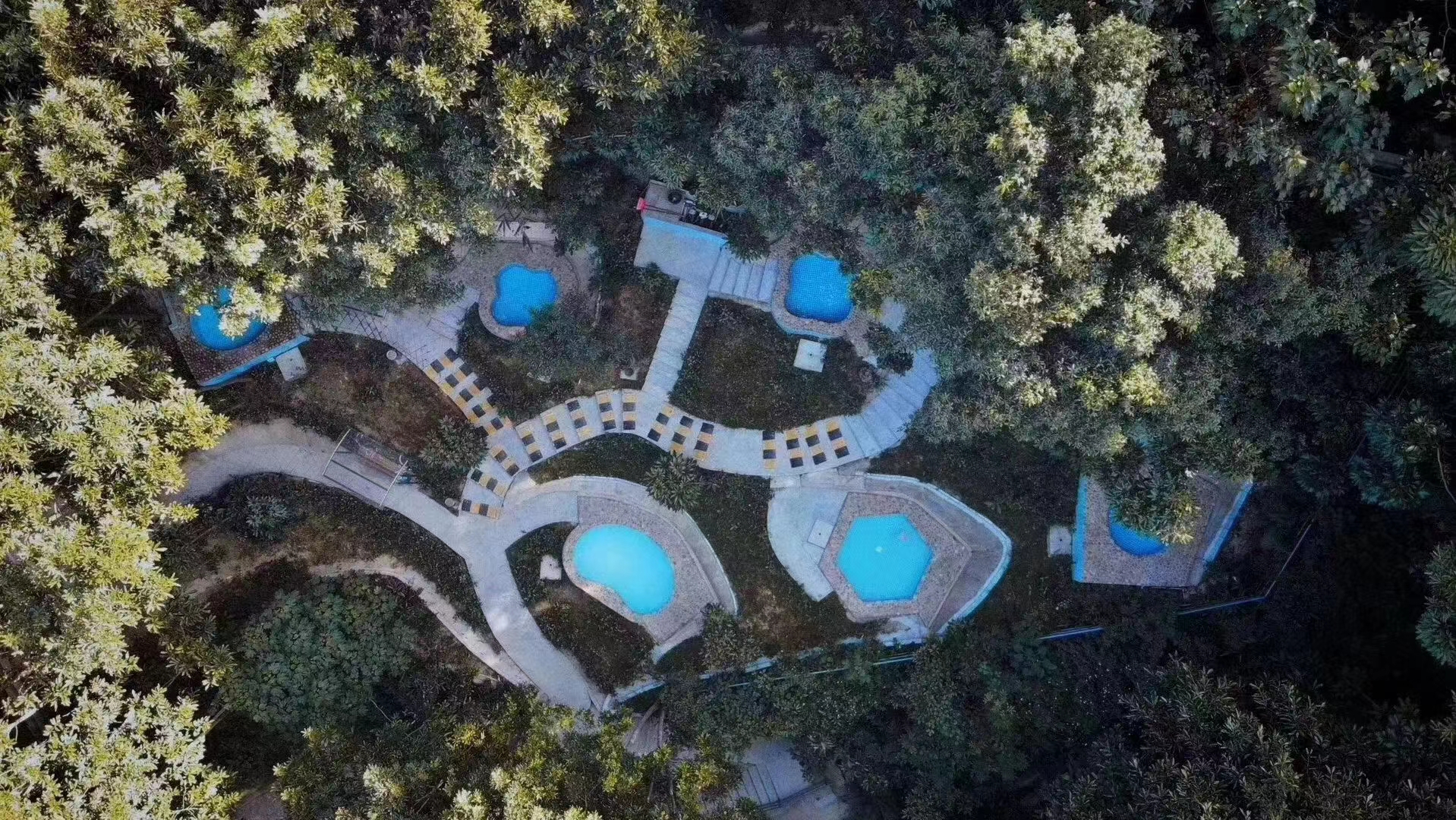 藏在山谷里温泉民宿,清远树屋温泉度假村攻略