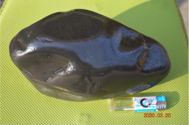 玉雕黑马,乌金墨玉黑金刚简介