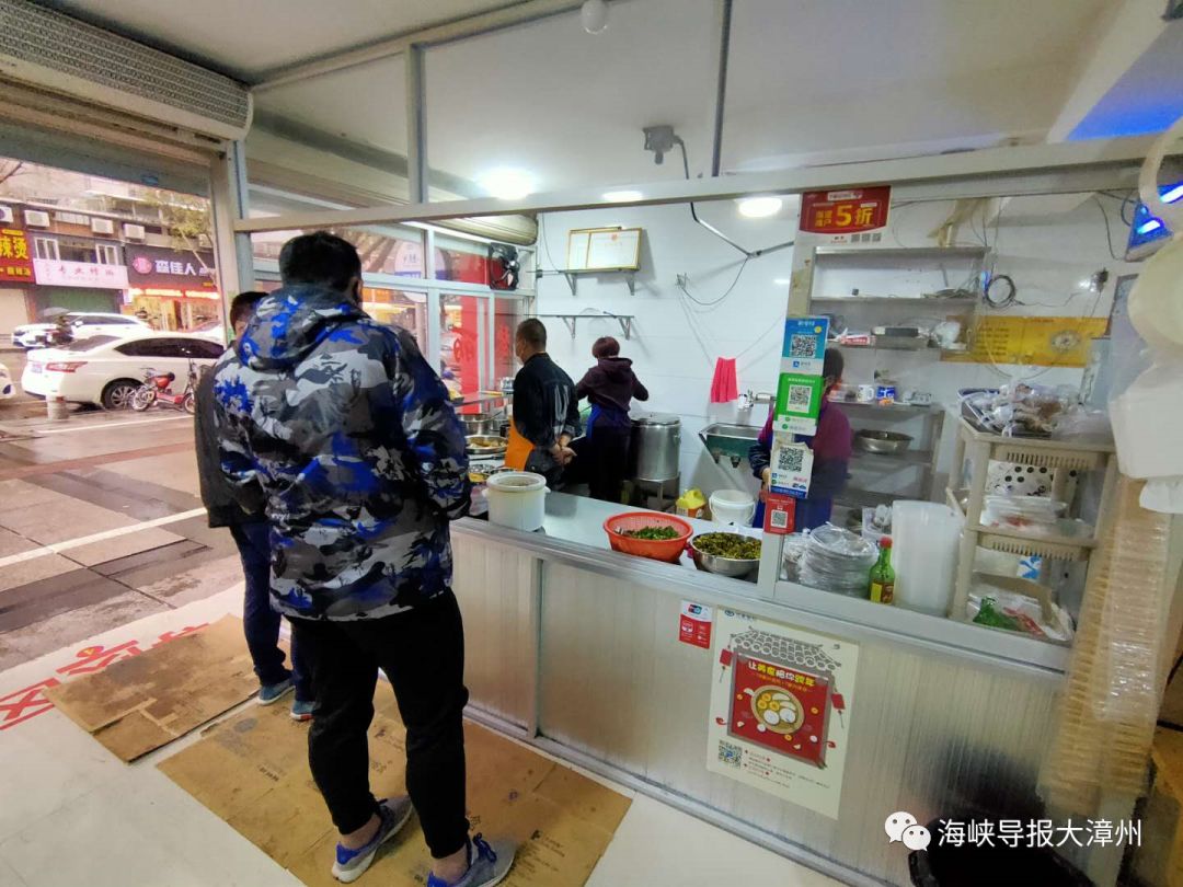 堂食恢复营业的店铺,堂食陆续开放
