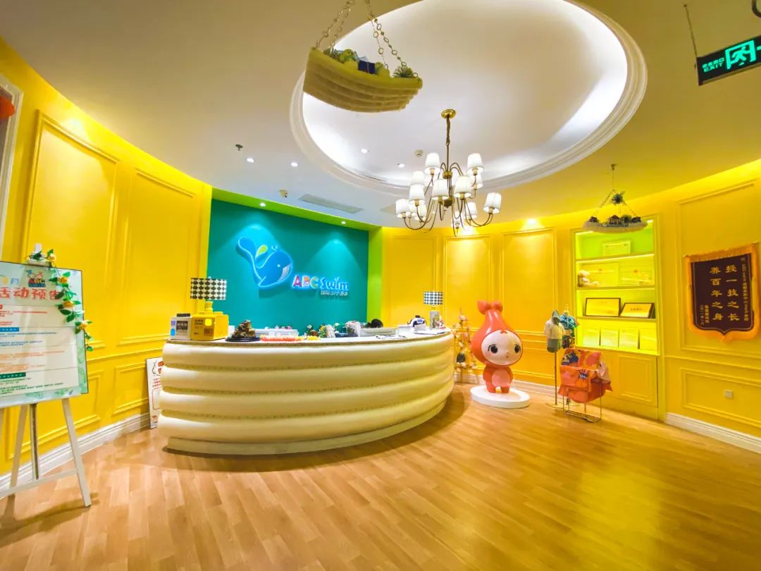 适合大孩子玩的亲子游泳,这家亲子游泳馆真的适合遛娃