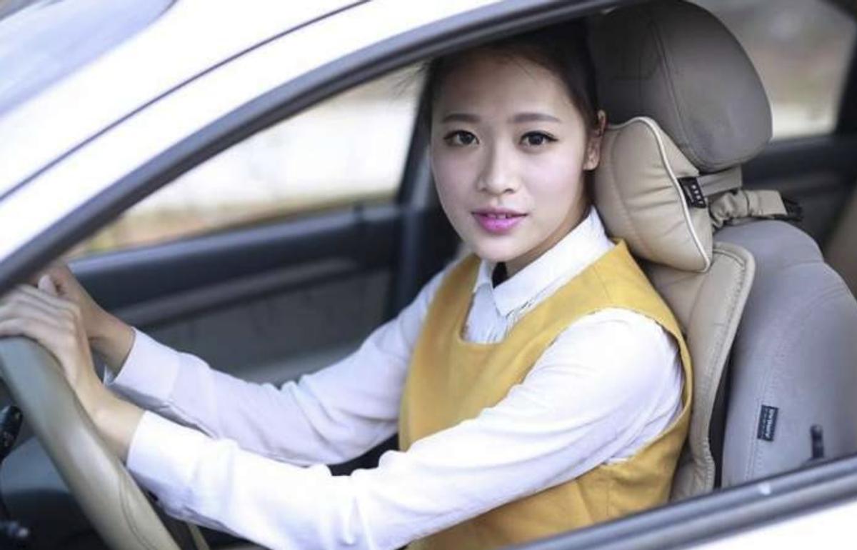 拿了驾照一直不开车驾照是否有效,拿了驾驶证一年没考还能开车吗