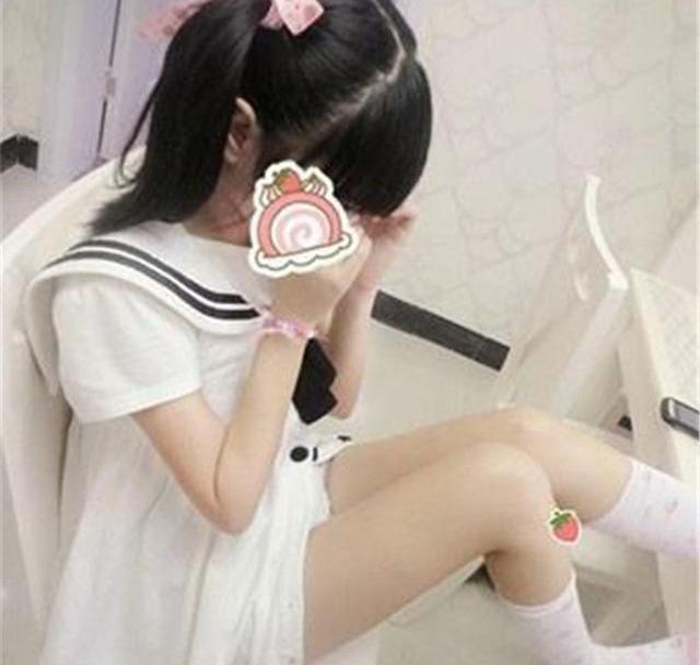 00后女孩在网上晒照片,00后女孩晒照片