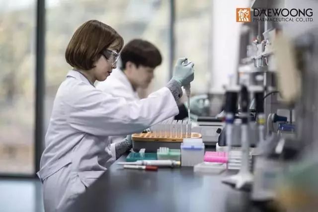 火到断货的“明星级”点斑笔，坚持每天点一下，14天养成初恋脸