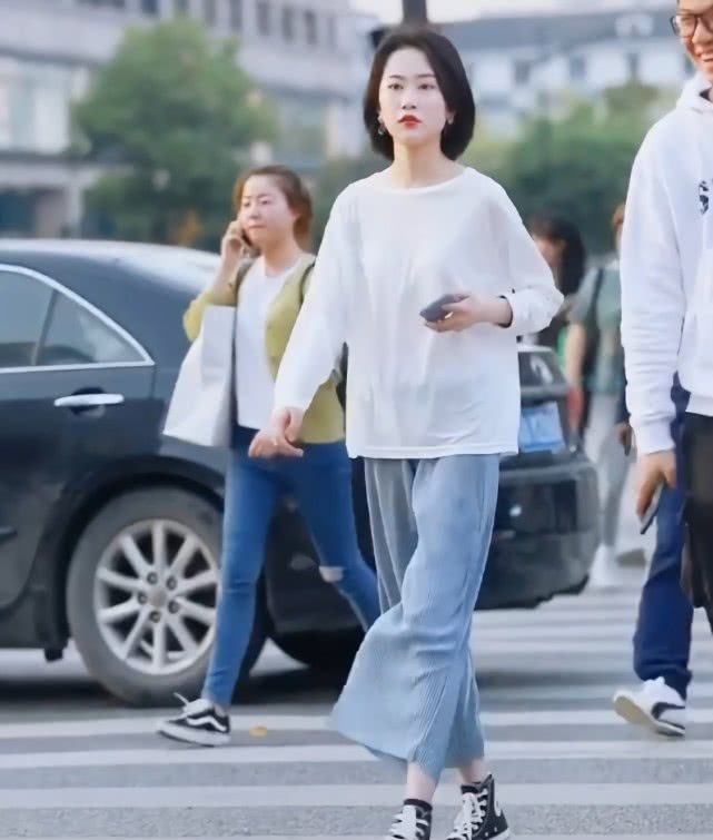 2019超流行奶奶裤时髦炸了,最近很火奶奶裤