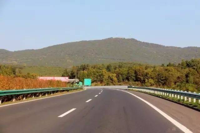 吉林省风景好的公路,吉林省第一条高速公路是哪条
