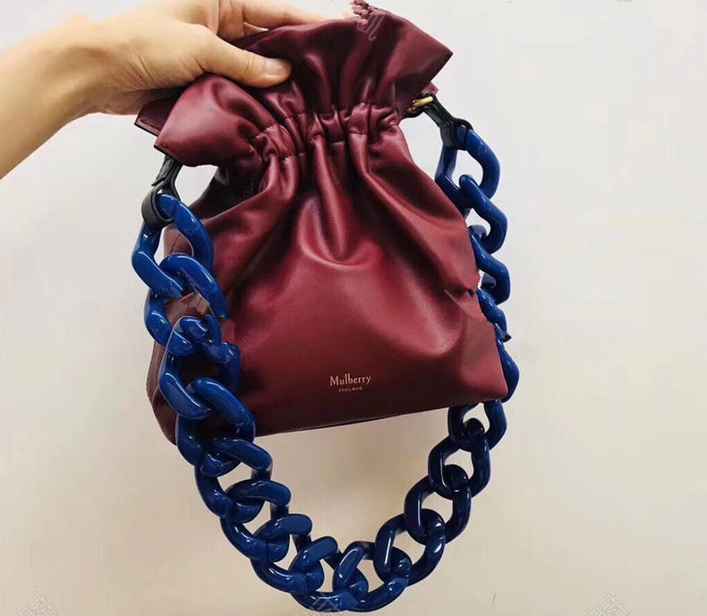 最近超喜欢的一款包,各种风格都能驾驭的包包