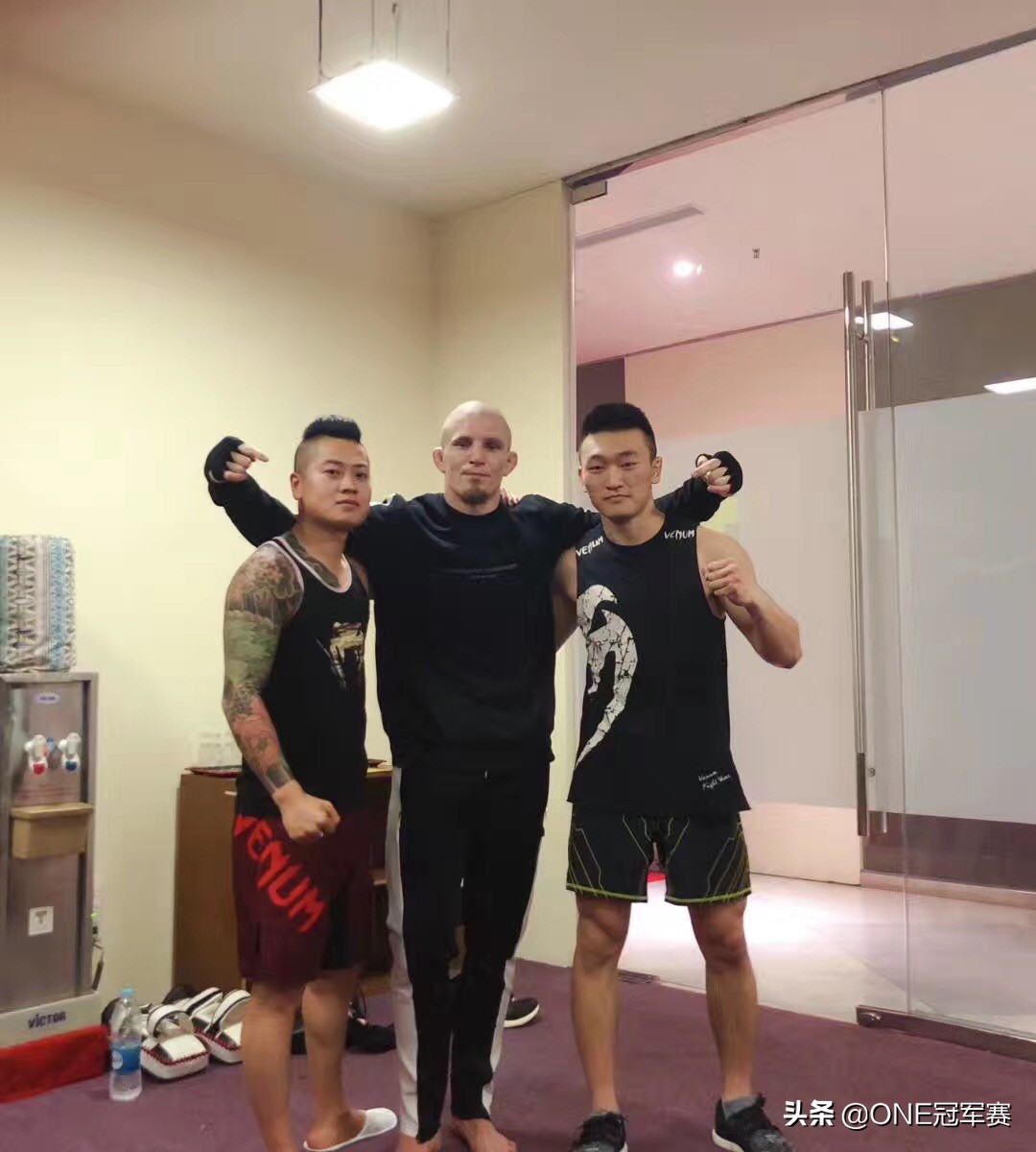 闄堢澘wb,闄堢澘鎺ㄨ崘鐭墖