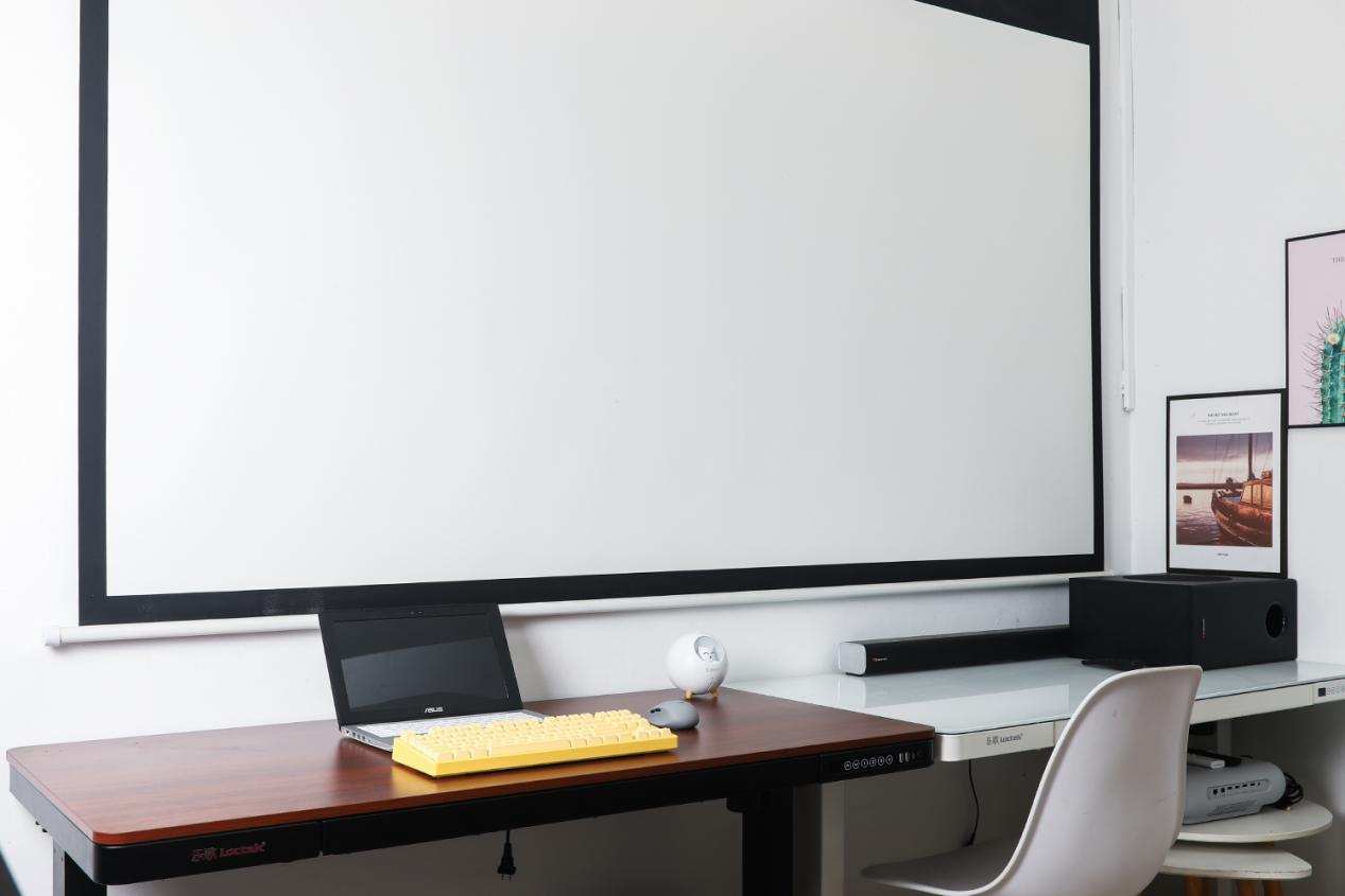 明基适合白天的投影仪选哪款,千万别买300的投影机