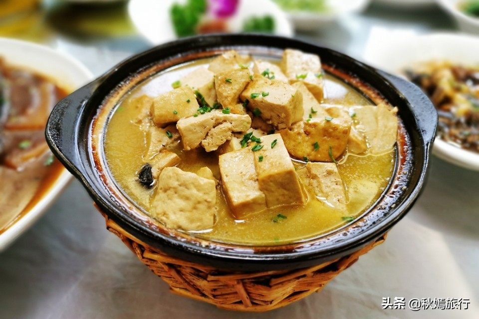 在常熟乡镇饭馆聚餐，12人20多道菜，菜肴酒水共1200元，值不值？