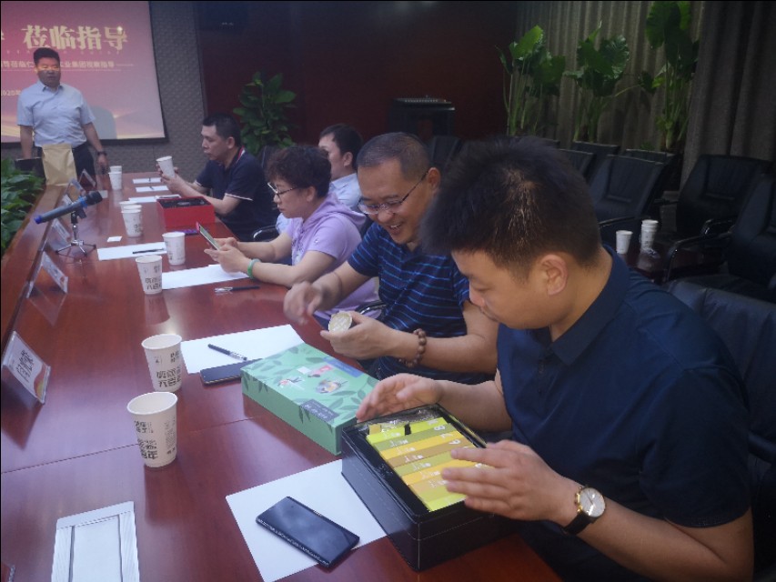 吕心阳调研藤茶企业复工复产