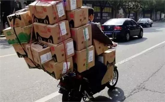 快递员快递被别人老是偷如何处理,快递员偷了货品怎么赔偿