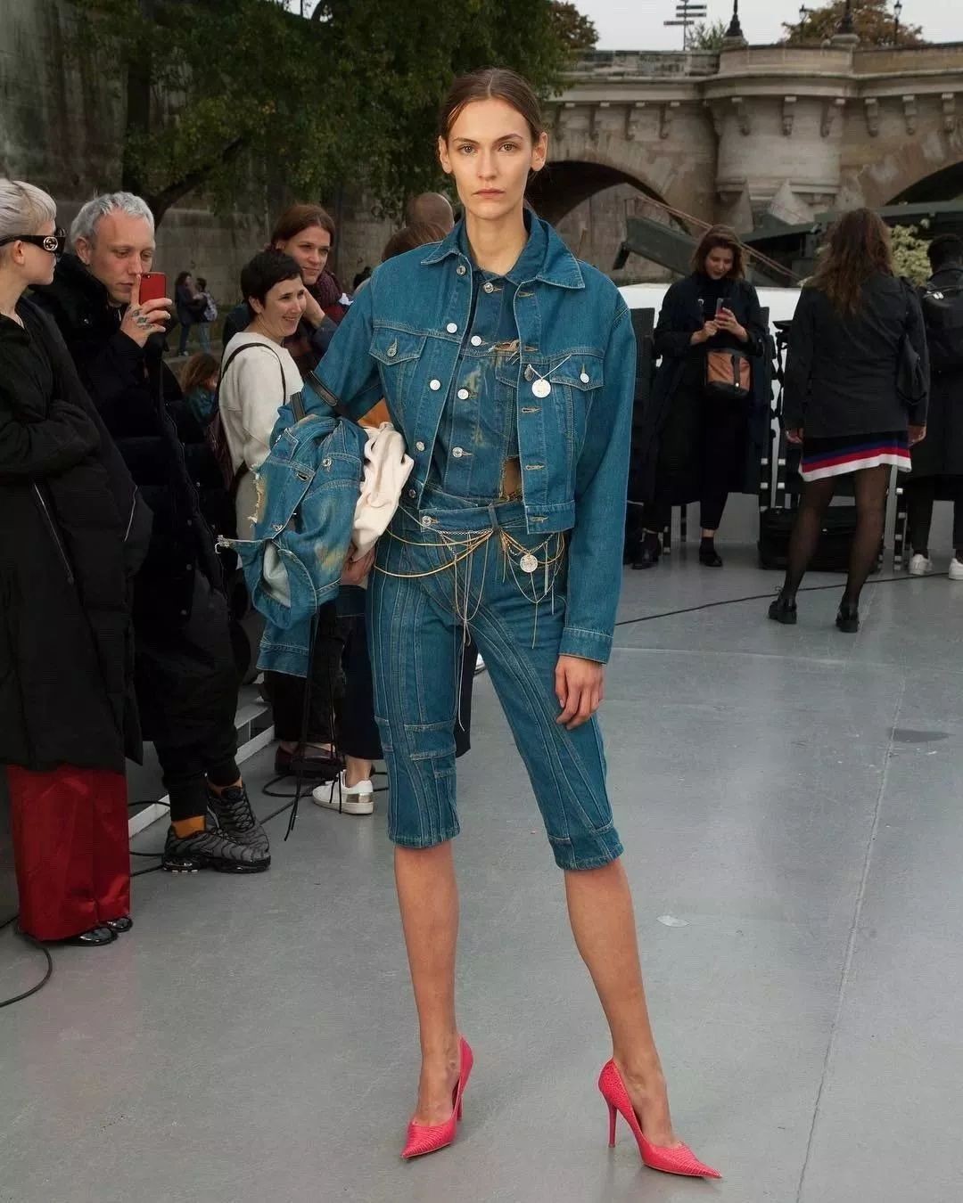 小心机简约设计风格,设计感小心机不规则假两件