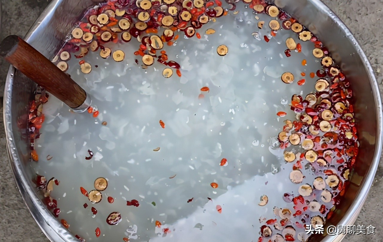 河南大爷大锅烩菜10元,河南小伙大锅菜卖1000份