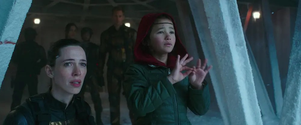 哥斯拉大战金刚里的聋哑女孩,哥斯拉大战金刚小女孩谁演的