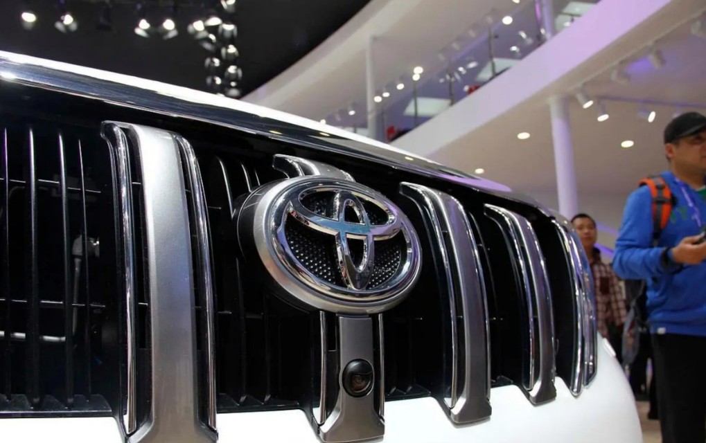 三十万的奔驰哪个好点,三十万的奔驰和凯美瑞