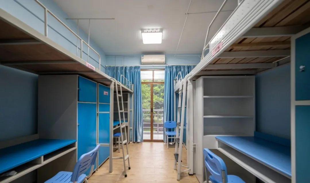 广东最豪华大学宿舍曝光！这些神仙级配置，酸了