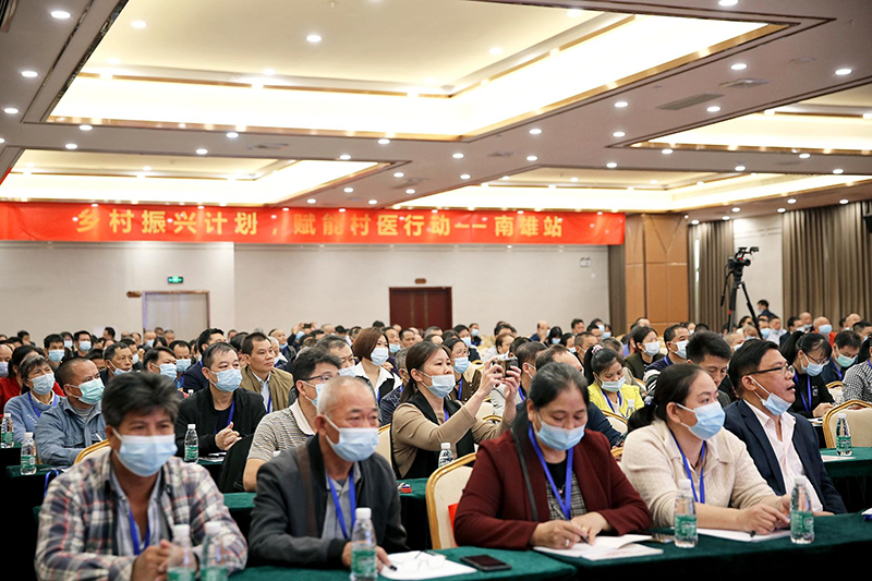 百名医学专家精准扶贫行活动,基层名老中医药专家下乡巡诊活动