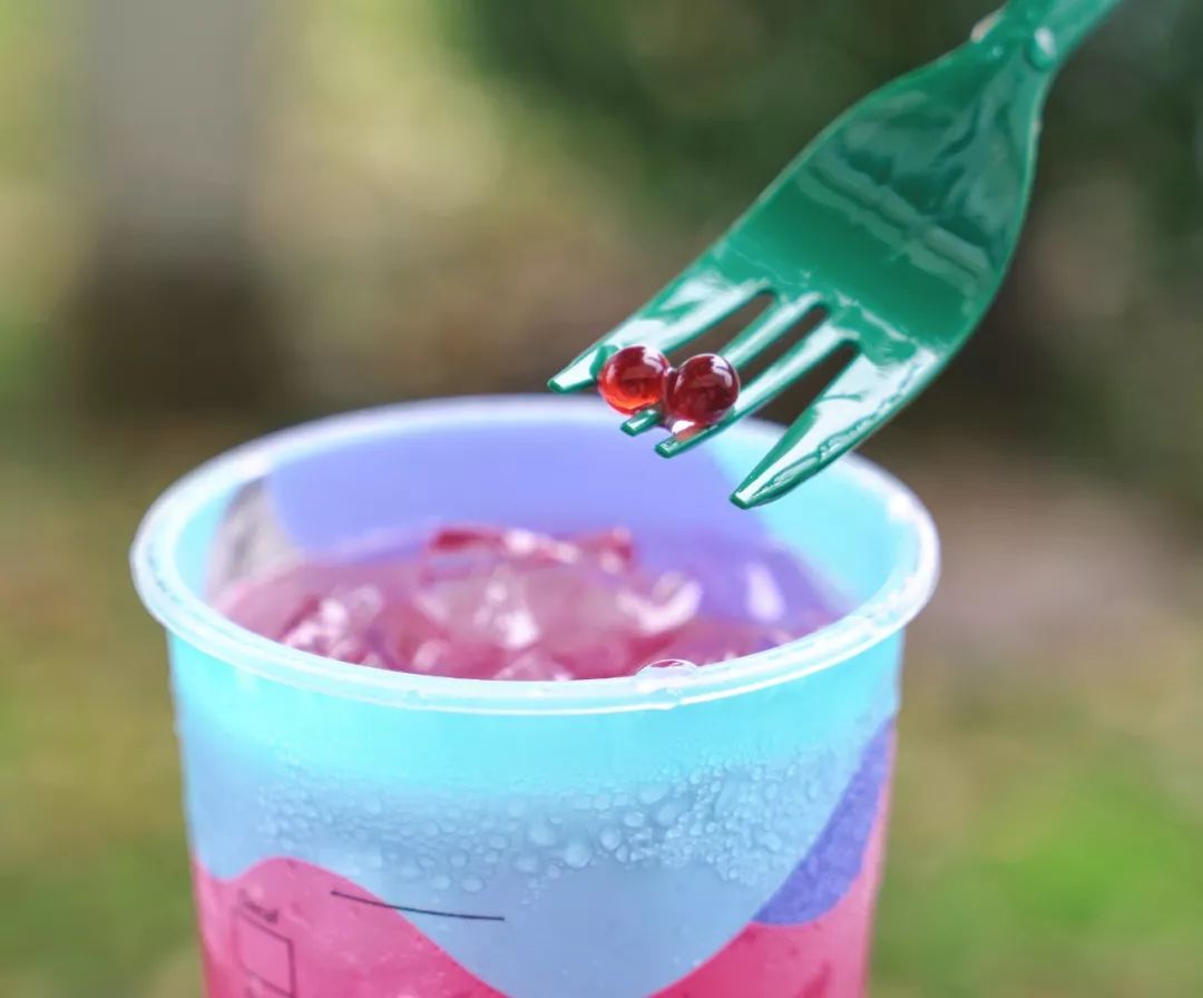 星巴克回归饮品被吐槽,星巴克推出八种饮品吐槽