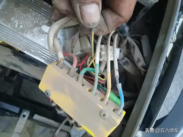 电动车骑到一半路不走了,电瓶车48v跑10公里就没电了