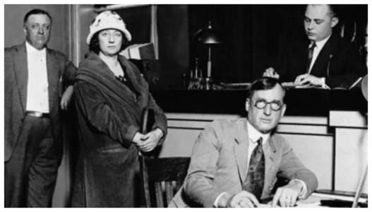 女子将情人藏阁楼20年,女子把情人藏在阁楼十年后续