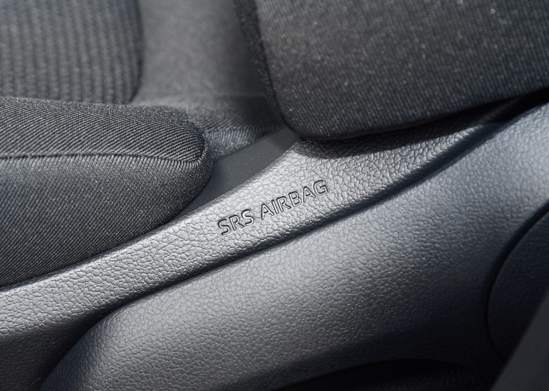 选择丰田荣放，因为它的动力表现强劲有力，驾乘感受舒适安静