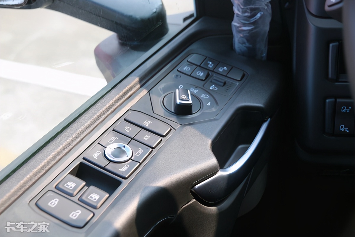 450匹马力的汽油车,450马力斯堪尼亚