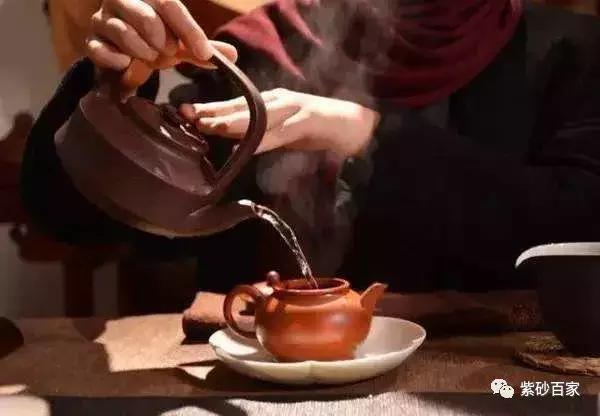 紫砂为什么不烫手而瓷会烫手,紫砂是烫手好还是不烫手