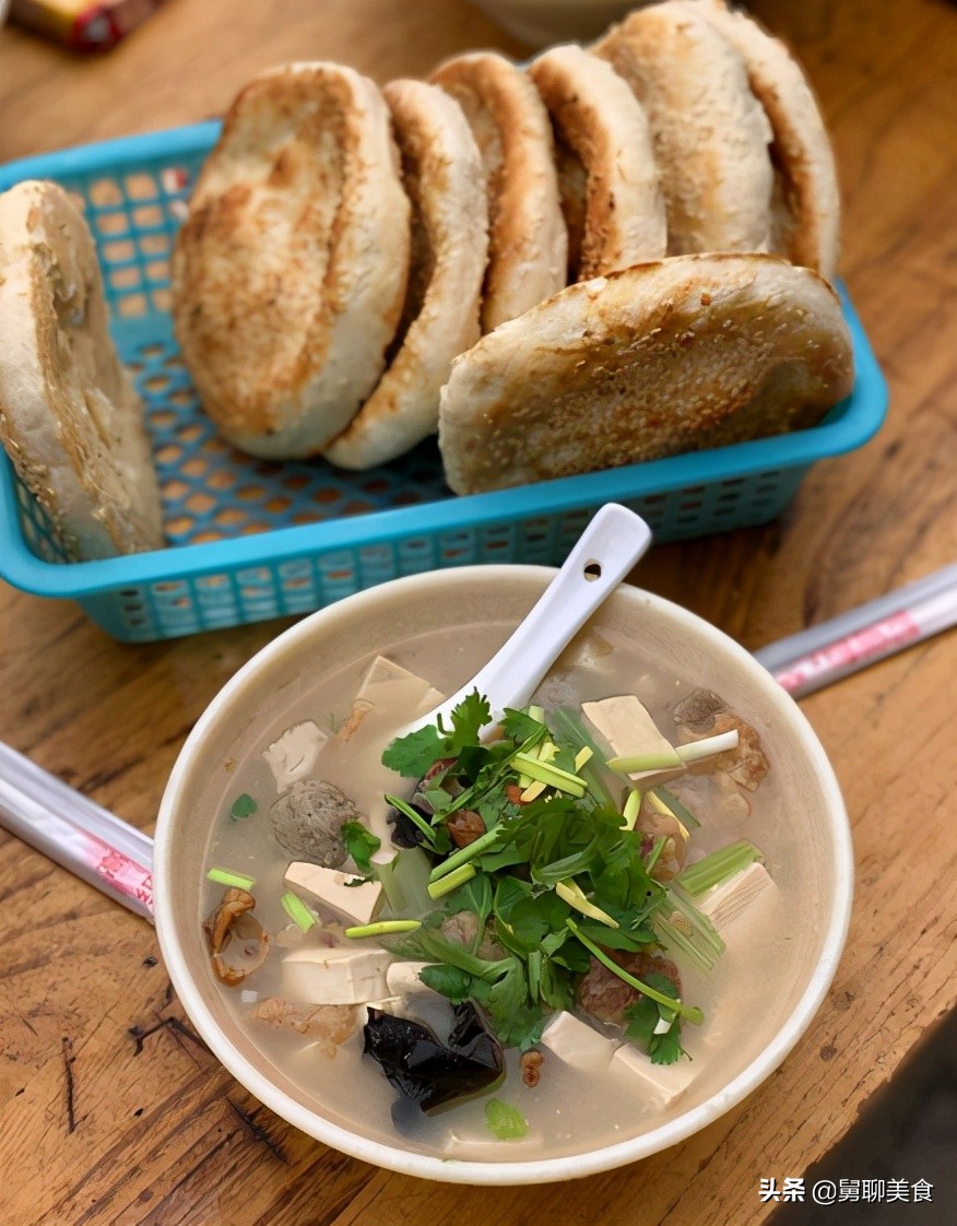 曹县哪家杂烩菜最好吃清真,山东曹县大锅烩菜饭店顾客爆满