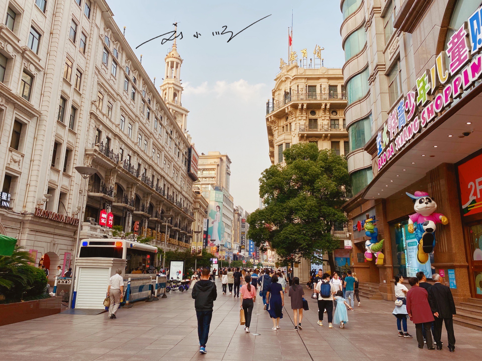 外地人来上海为什么都要去南京路,外地游客来上海