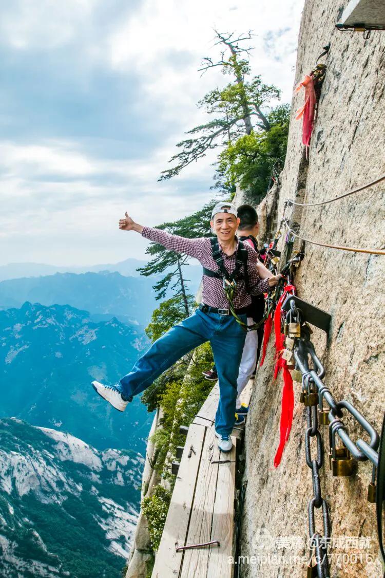 恐怖悬崖栈道挑战,挑战最恐怖玻璃栈道