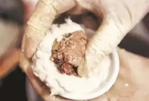 这家芋圆传承三代人的美味与记忆，店面不大，经常排队